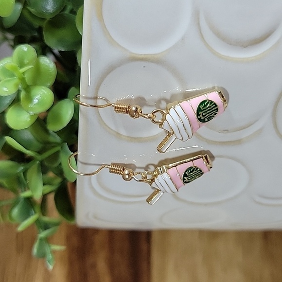 🔥LAST PAIR🔥STARBUCKS PINK DRINK CHARM EARRINGS - Picture 1 of 6